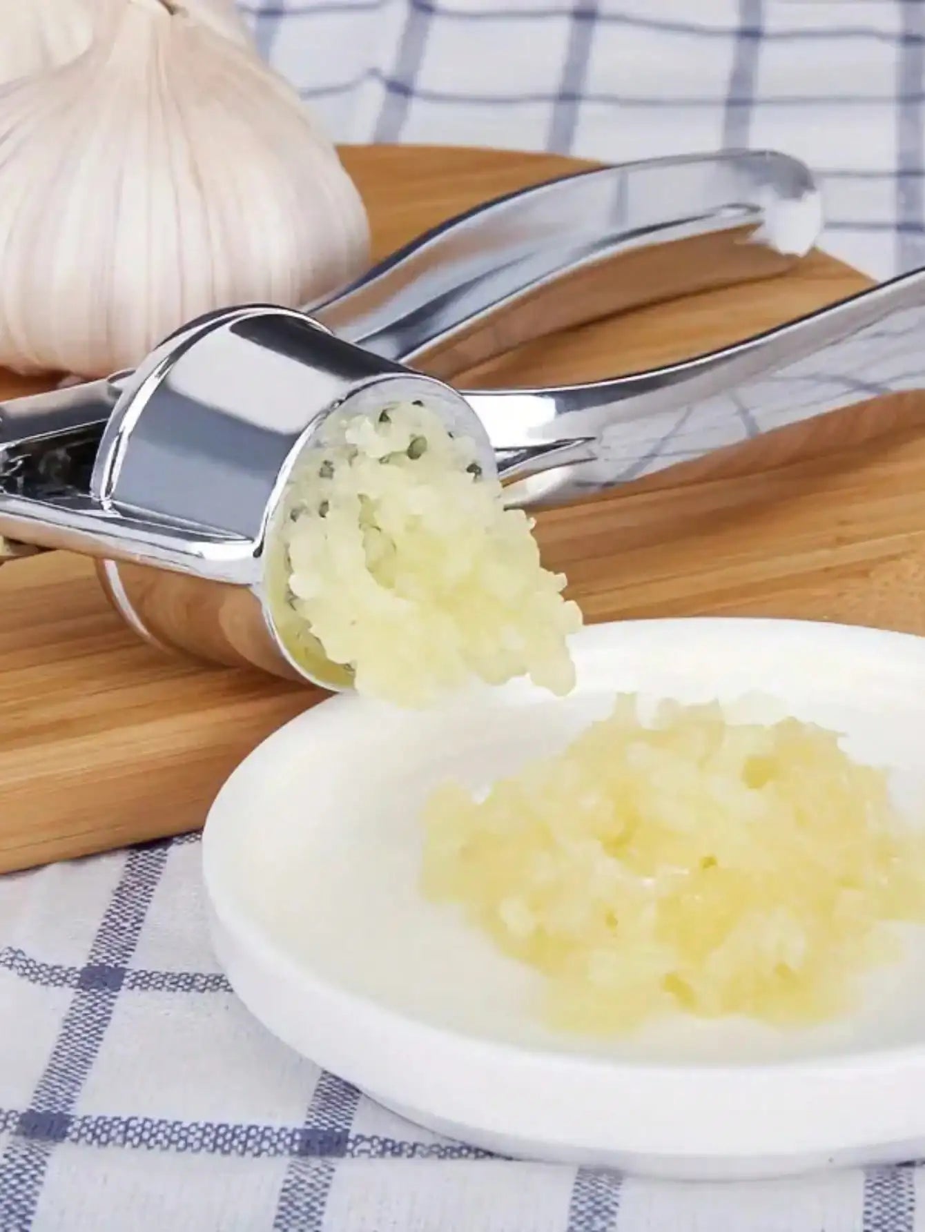 Premium Garlic Press – Stainless Steel Garlic Crusher & Ginger Mincer